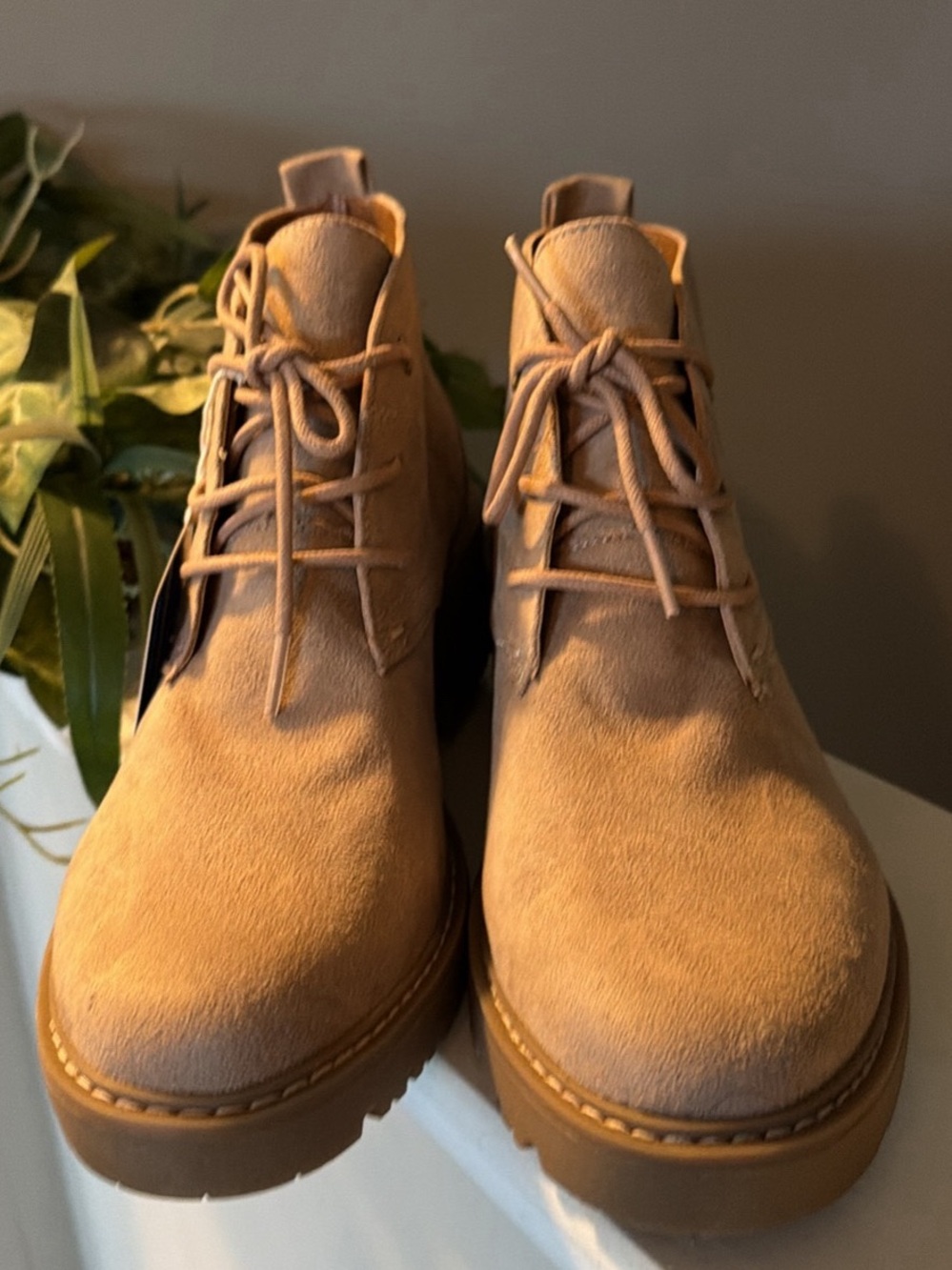 Brand New!!🔥🔥White Mountain Woman’s Sand Suede Daniella Boots